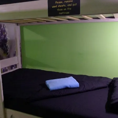 Aquarius Hostel *